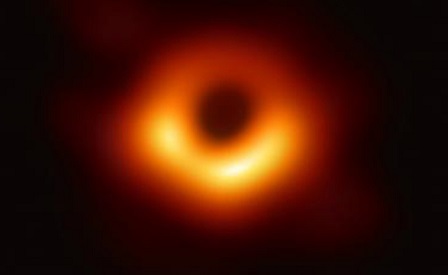  La prima immagine di un buco nero 